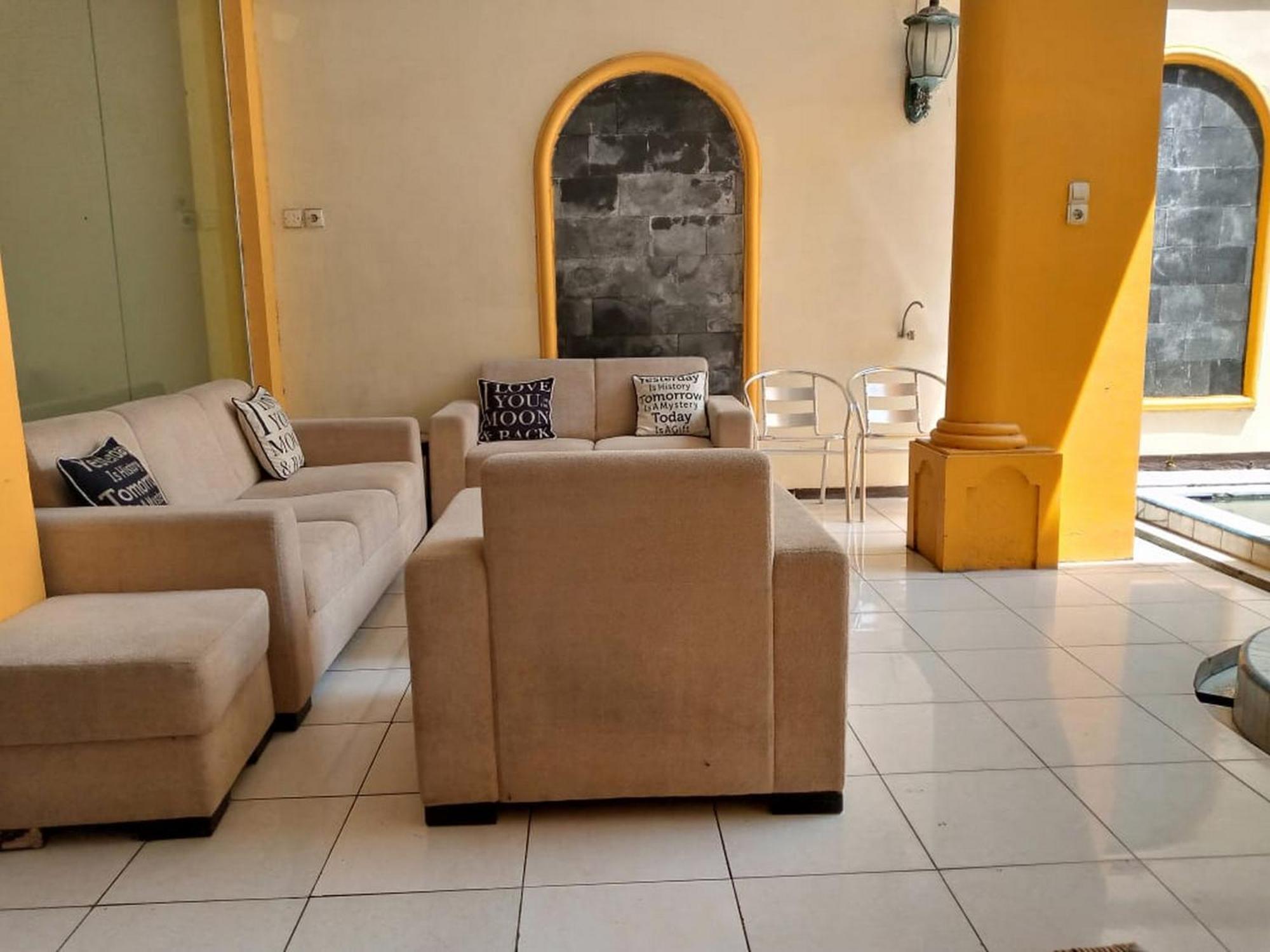 Reddoorz Syariah At Demasto Homestay Jembel Εξωτερικό φωτογραφία